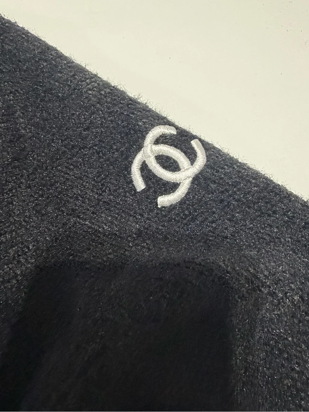 CHANEL fits small